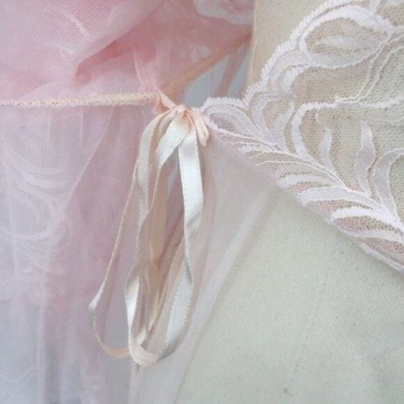 Tosca California Vintage blush pink Robe size Medium BoxD floral lace - Picture 9 of 14
